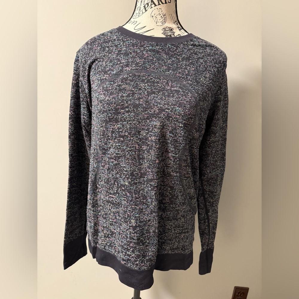 Lululemon navy/black pullover